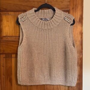 Jennifer Lopez Cream Crew Neck Sweater